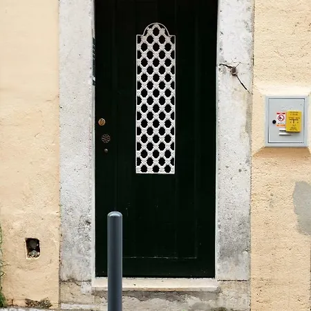 Sweethome At Alfama's Heart דירה